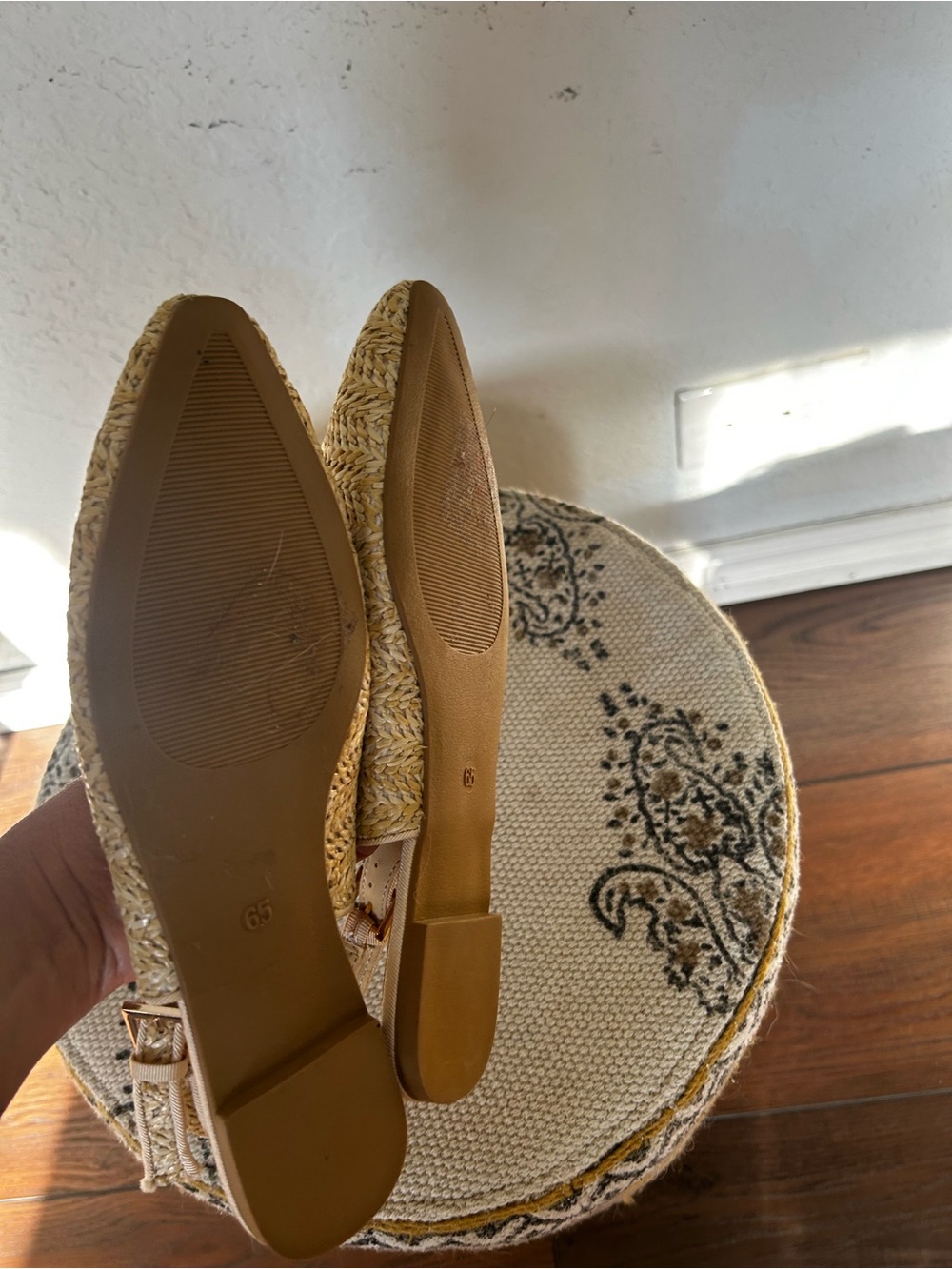 Tahari Woven Slingback Flats, Natural Raffia Pointed Toe Quiet Luxury Sz 6.5 - Picture 4 of 5